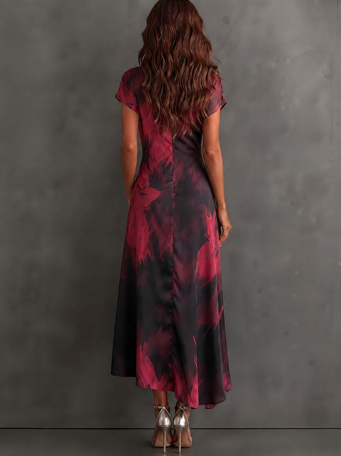 Valeria | robe midi moulante à imprimé abstrait et dé décolleté en V