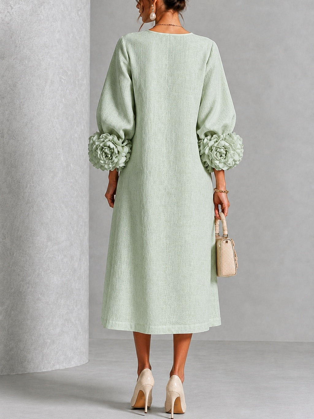 Giorgia | Robe midi fleurie à boutons et poignets décoratifs