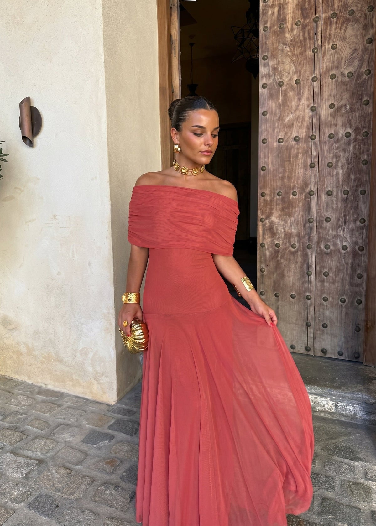 Robe Toledo : Fluidité et style asymétrique