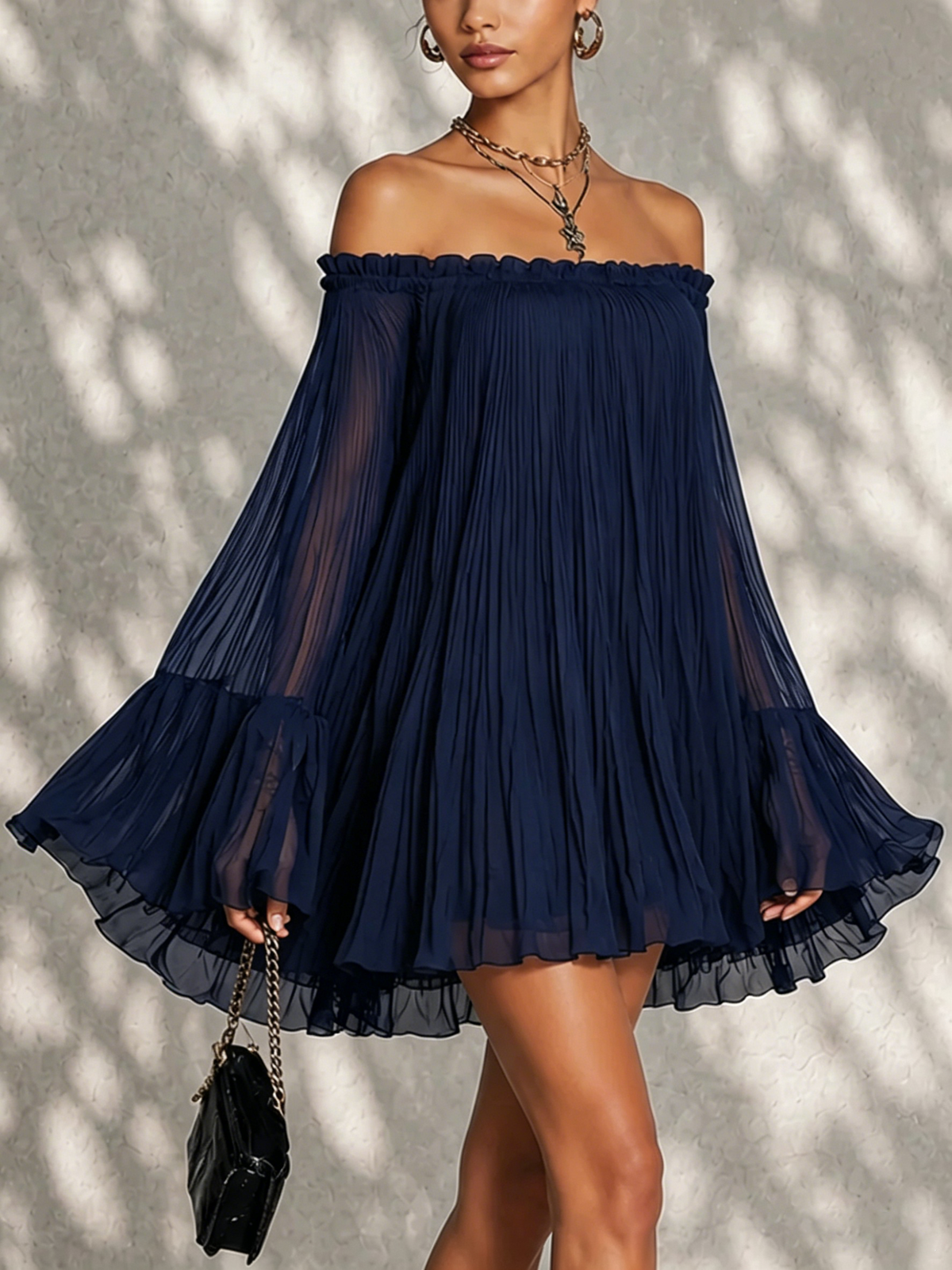 BÉATRICE | ROBE COURTE BLEUE À ÉPAULES DÉCOUVERTES