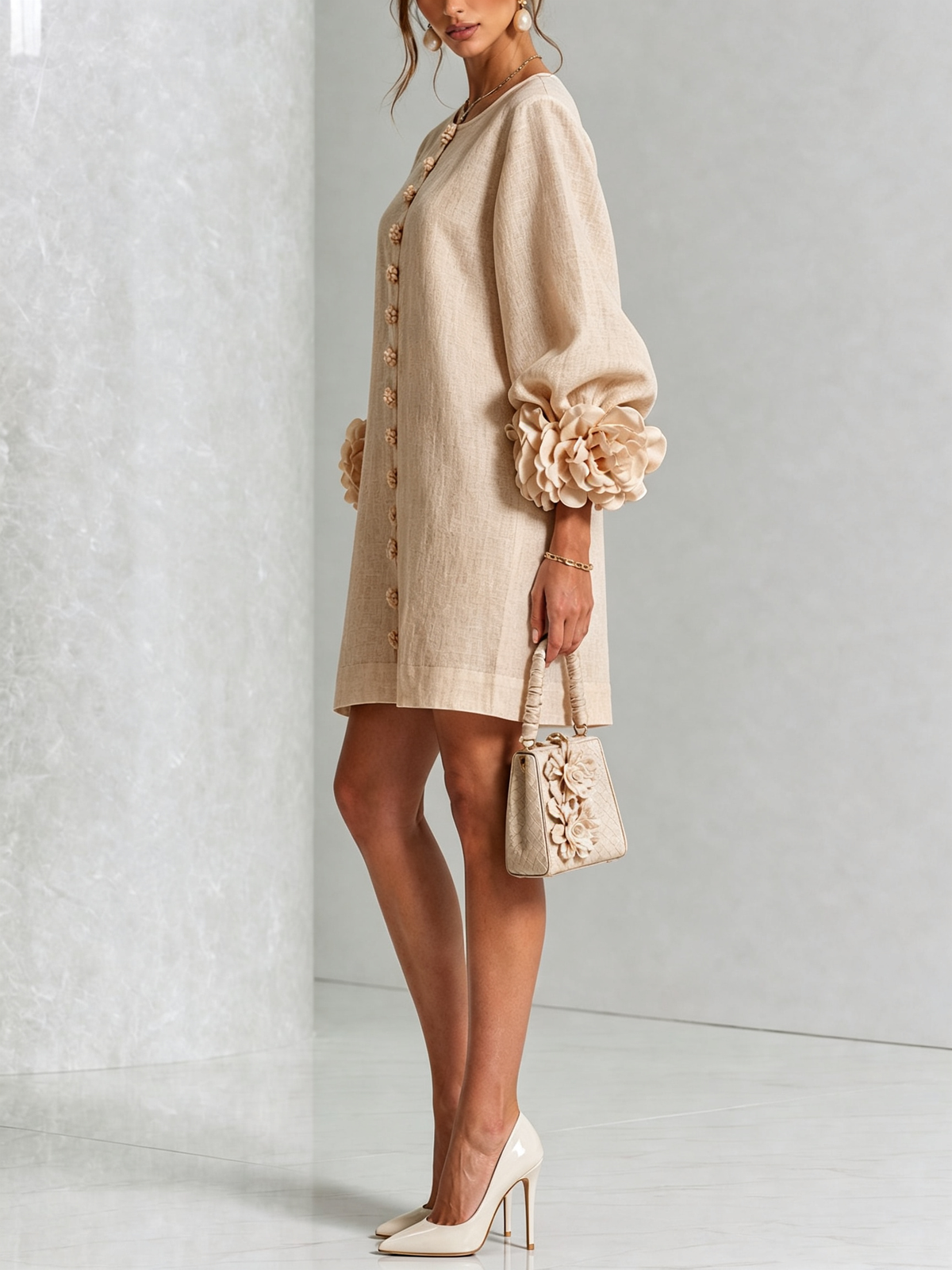 MATILDE | VESTIDO CORTO FLORAL CON BOTONES Y PUÑOS DE DISEÑO FLORAL DE GRAN IMPACTO