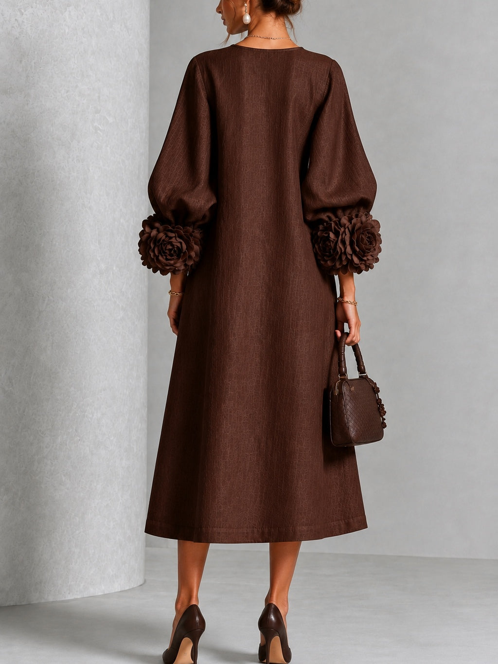 Giorgia | Robe midi fleurie à boutons et poignets décoratifs