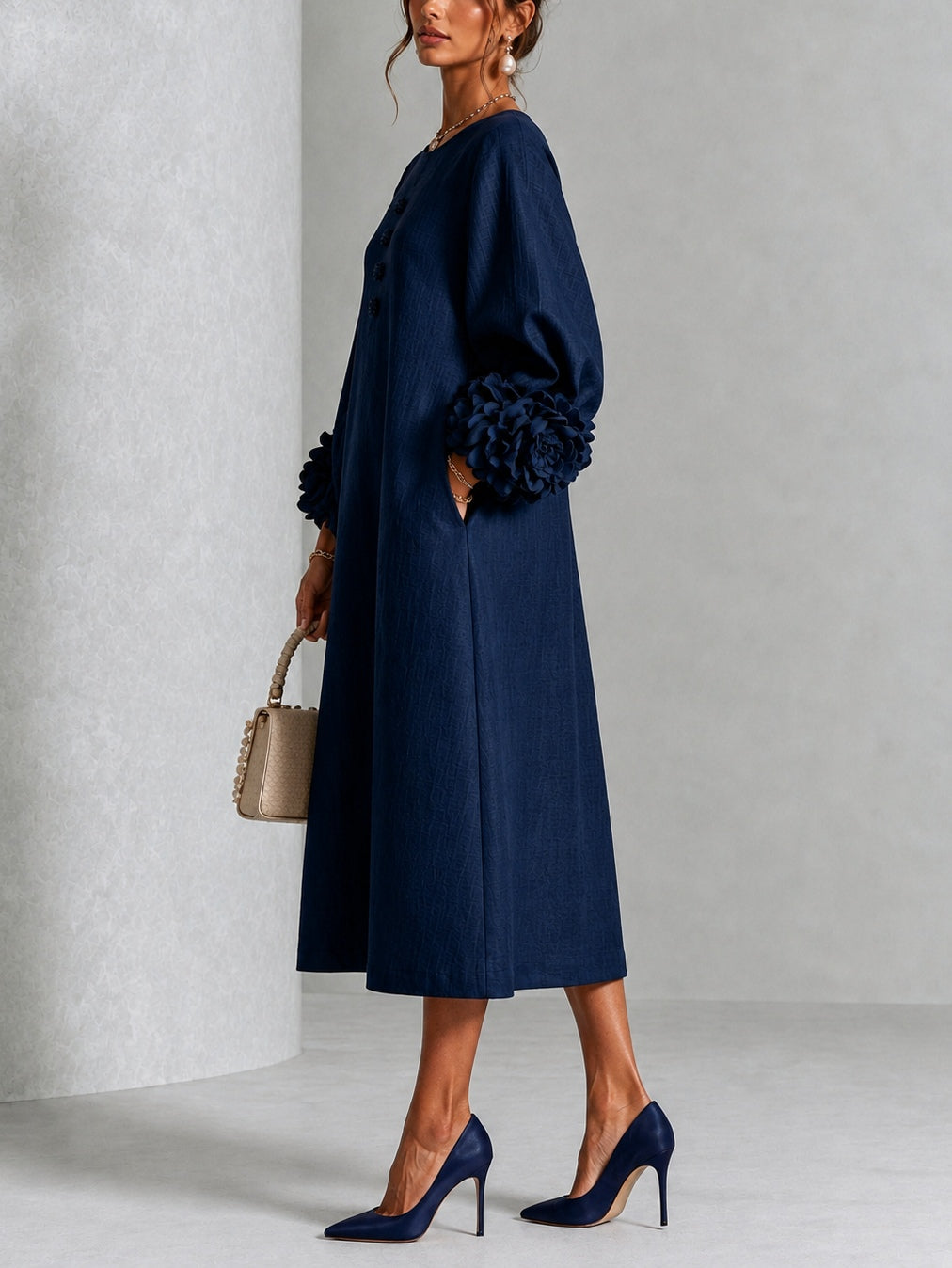 Giorgia | Robe midi fleurie à boutons et poignets décoratifs