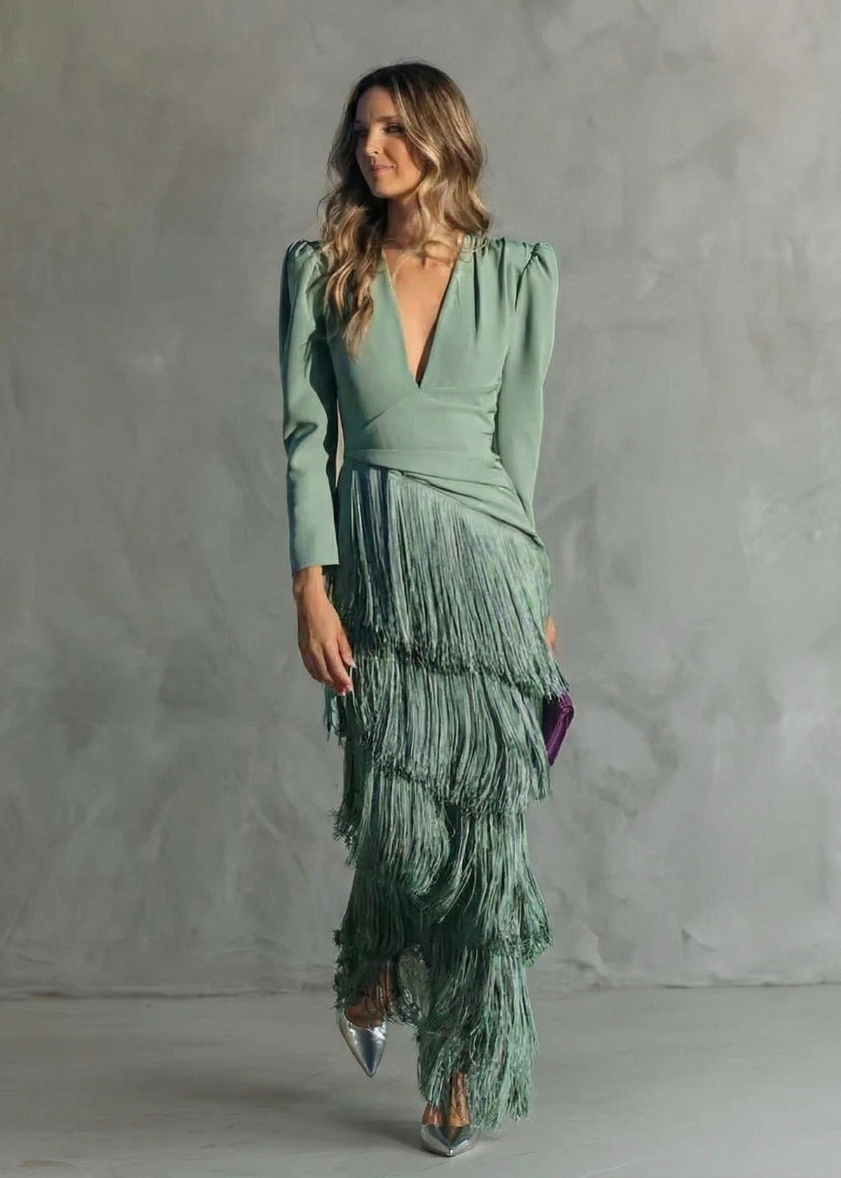 Clara | Robe élégante à manches frangées