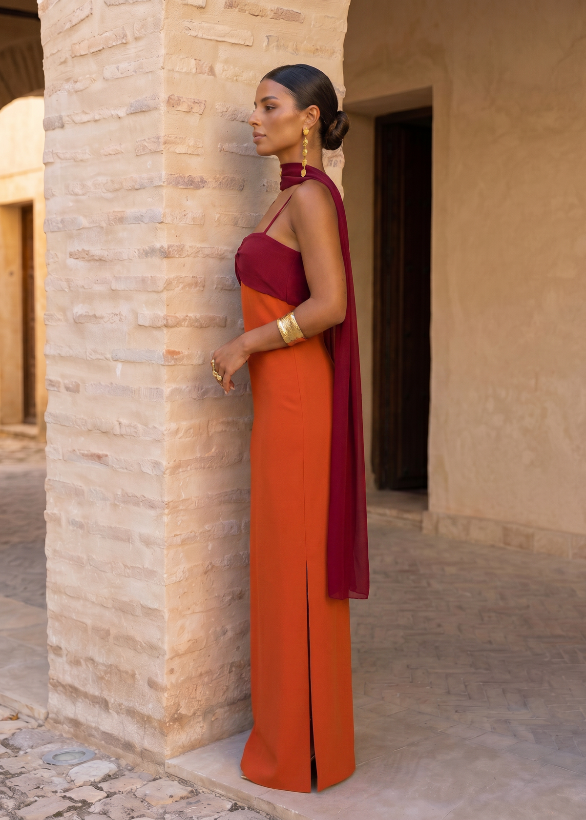 Zahara | Robe orange avec encolure rouge