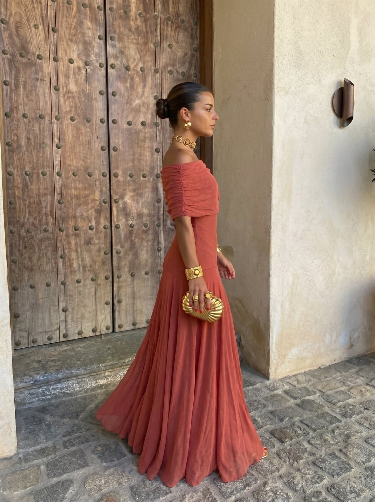Robe Toledo : Fluidité et style asymétrique