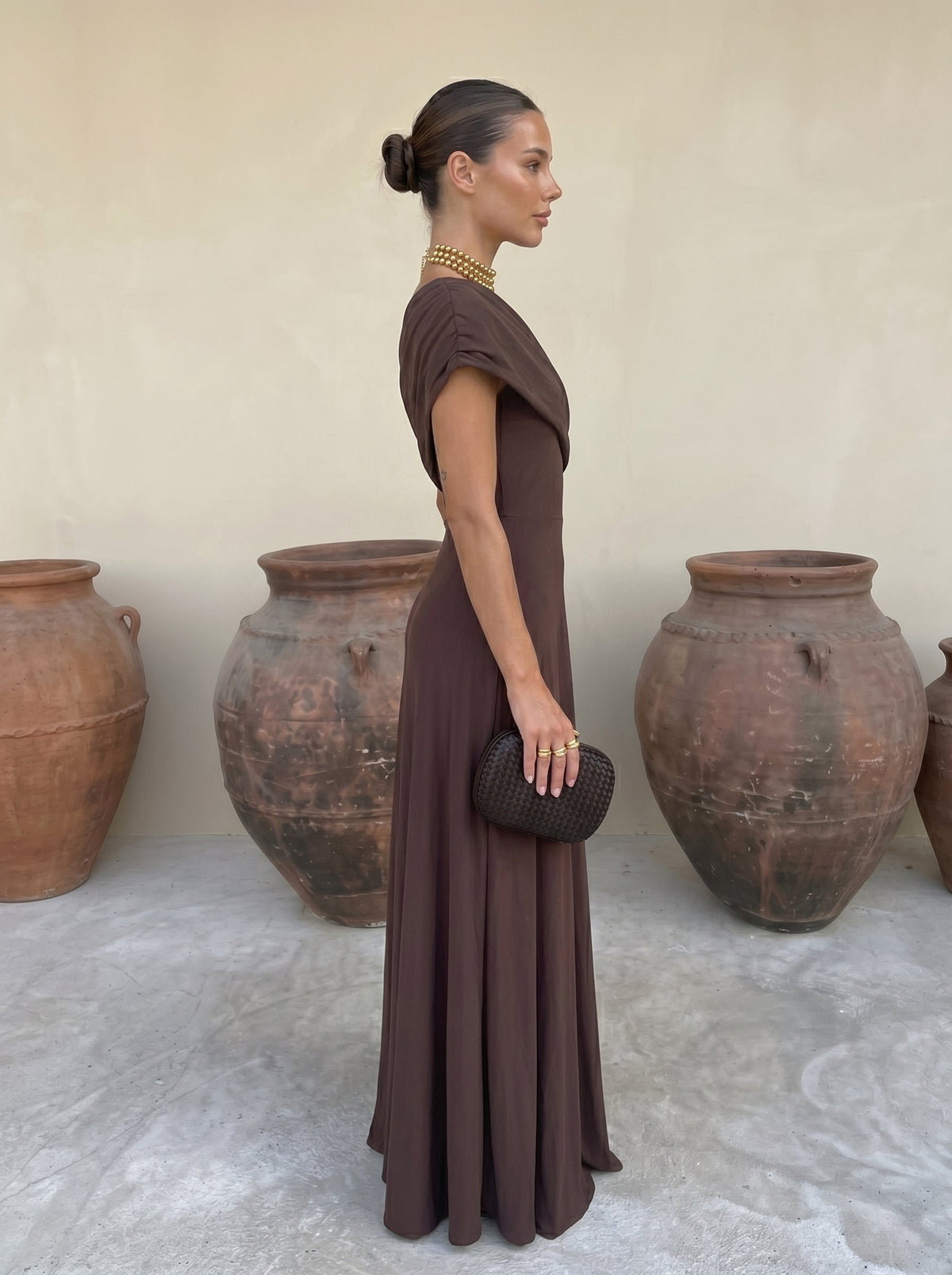 Robe Toledo : Fluidité et style asymétrique